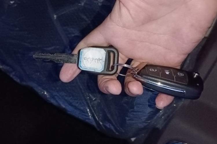 Used Dongfeng Yufeng EM26 2023 High-End Model 41.86 kWh CATL Vehicle Key