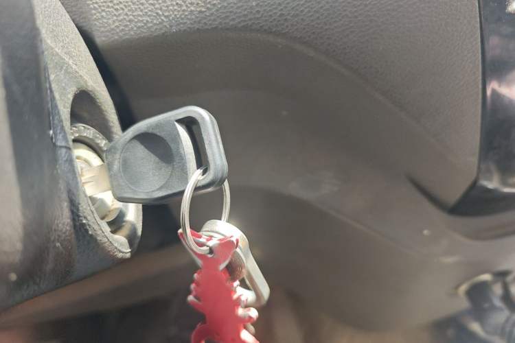 Used Dongfeng Yufeng EM26 2023 High-End Model 41.86 kWh CATL Vehicle Key