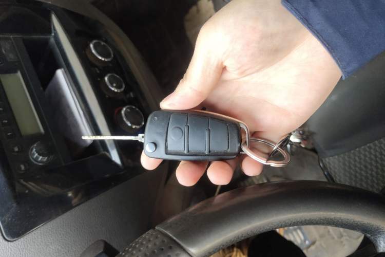 Used Dongfeng Yufeng EM26 2023 High-End Model 41.86 kWh CATL Vehicle Key