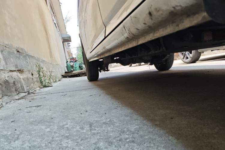 Used Dongfeng Yufeng EM26  Chassis Front Right