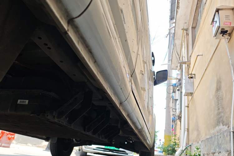 Used Dongfeng Yufeng EM26  Chassis Rear Right