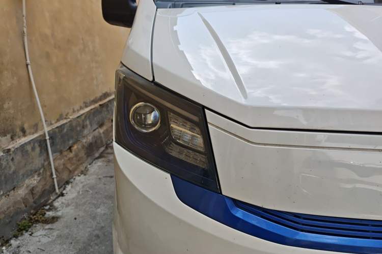 Used Dongfeng Yufeng EM26  Right Front Headlight