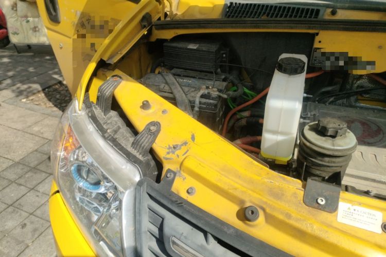 Used Dongfeng Yufeng EV 2018 EA100 Logistics Vehicle 95 kWh Engine Bay Right