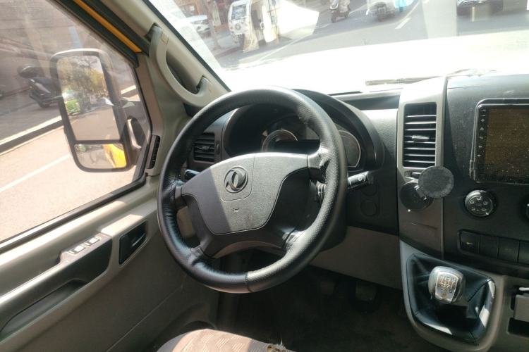 Used Dongfeng Yufeng EV 2018 EA100 Logistics Vehicle 95 kWh Steering Wheel