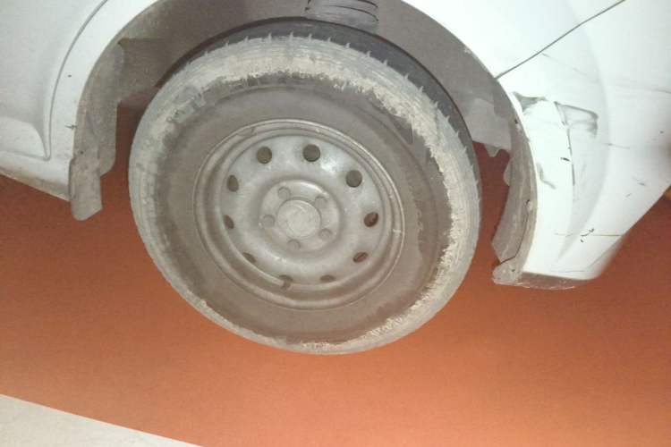 Used Dongfeng Yufeng EV  Right Front Wheel Hub