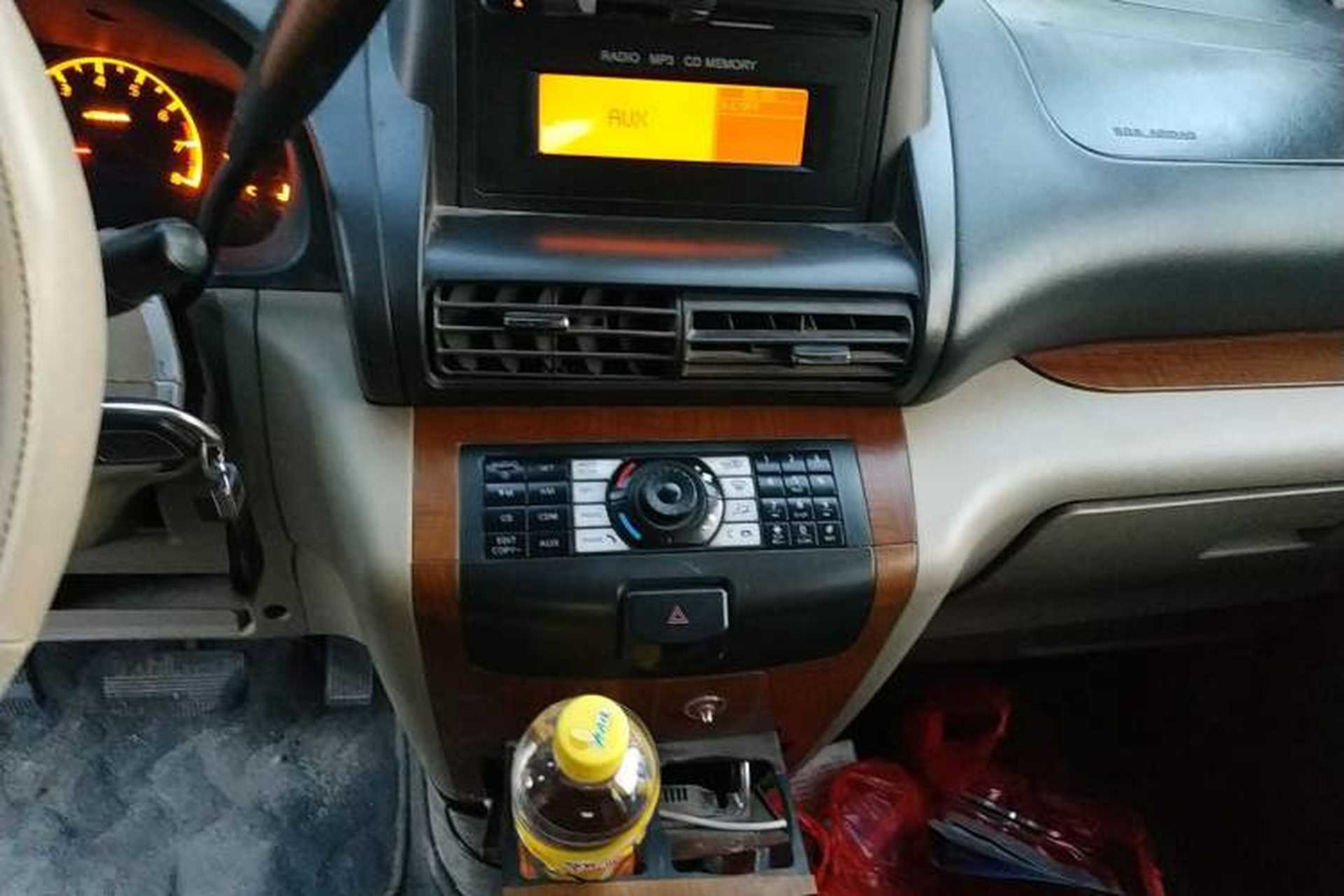 Used Dongfeng Yumsun 2009 2.5L Automatic Luxury Edition Audio And AC Panel