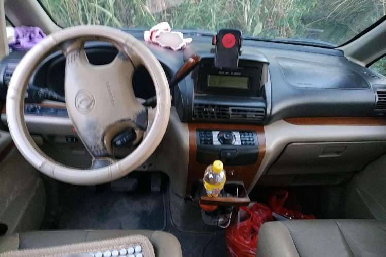 Used Dongfeng Yumsun 2009 2.5L Automatic Luxury Edition Center Console