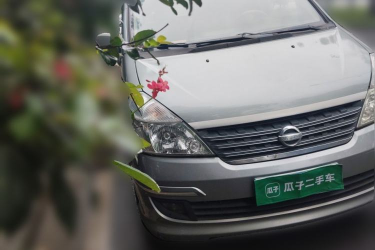 Used Dongfeng Yumsun 2009 2.5L Automatic Luxury Edition Front Right 45 Deg