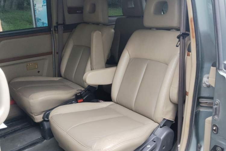 Used Dongfeng Yumsun 2009 2.5L Automatic Luxury Edition Left Rear Seat