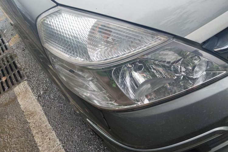 Used Dongfeng Yumsun 2009 2.5L Automatic Luxury Edition Right Front Headlight
