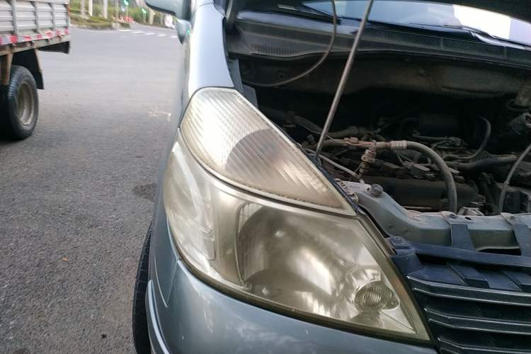 Used Dongfeng Yumsun 2009 2.5L Automatic Luxury Edition Right Front Headlight