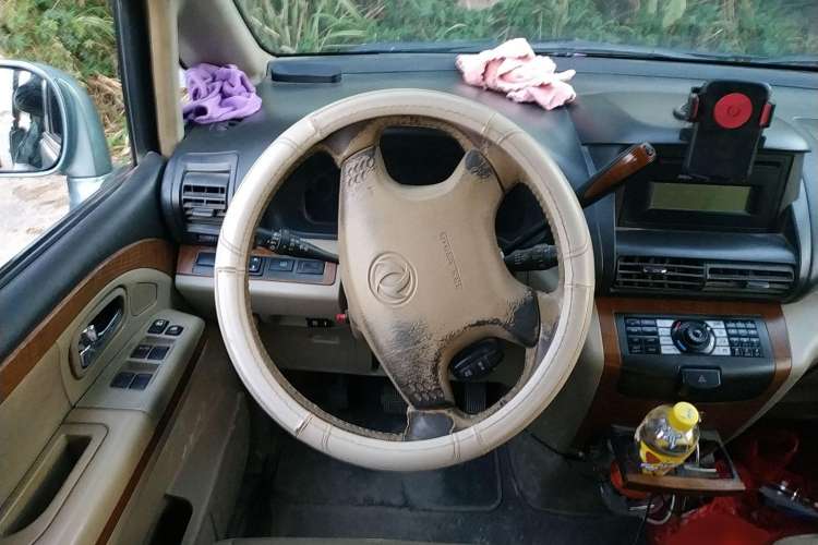 Used Dongfeng Yumsun 2009 2.5L Automatic Luxury Edition Steering Wheel