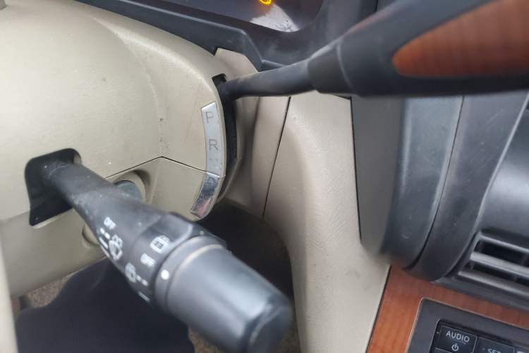 Used Dongfeng Yumsun 2009 2.5L Automatic Luxury Edition Gear Lever