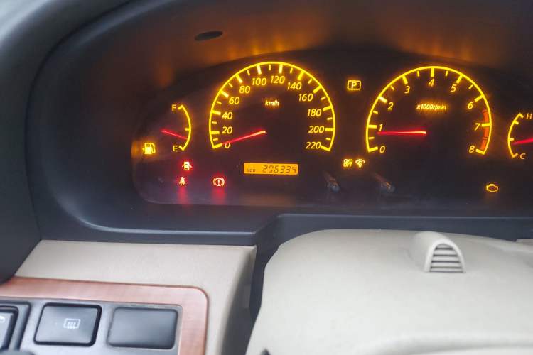 Used Dongfeng Yumsun 2009 2.5L Automatic Luxury Edition Odometer Close Up