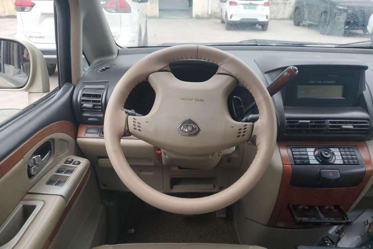 Used Dongfeng Yumsun 2009 2.5L Automatic Luxury Edition Steering Wheel