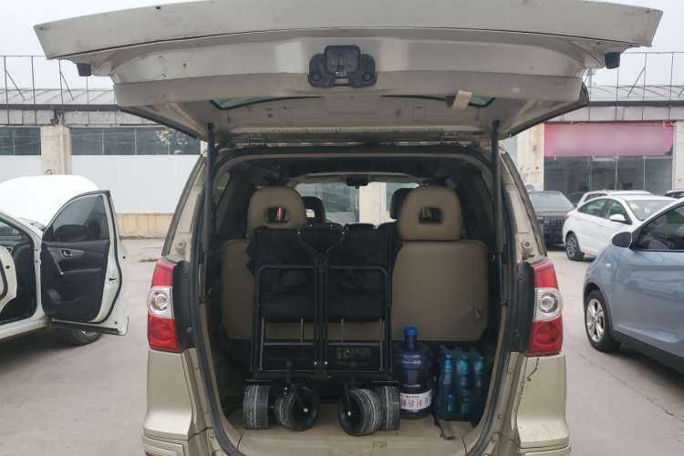 Used Dongfeng Yumsun 2009 2.5L Automatic Luxury Edition Trunk