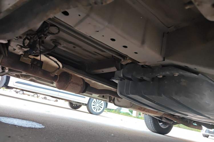 Used Dongfeng Yumsun 2009 2.0L Manual Luxury Edition Chassis Front Left