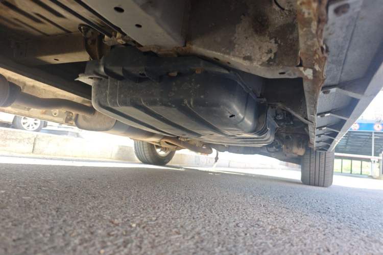 Used Dongfeng Yumsun 2009 2.0L Manual Luxury Edition Chassis Front Left