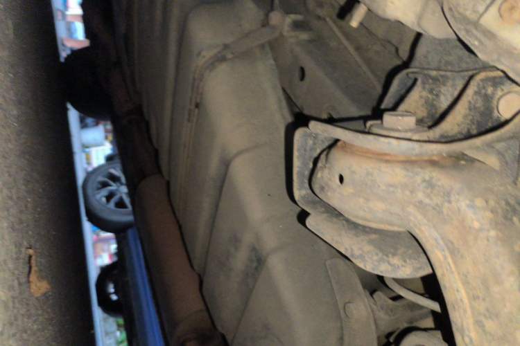 Used Dongfeng Yumsun 2009 2.5L Automatic Luxury Edition Chassis Rear Left