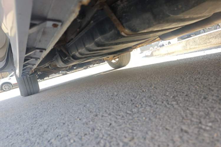 Used Dongfeng Yumsun 2009 2.0L Manual Luxury Edition Chassis Rear Left