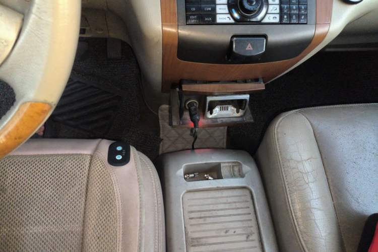Used Dongfeng Yumsun 2009 2.5L Automatic Luxury Edition Gear Lever