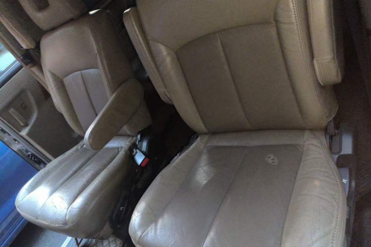 Used Dongfeng Yumsun 2009 2.5L Automatic Luxury Edition Left Rear Seat