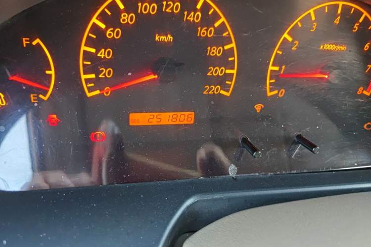 Used Dongfeng Yumsun 2009 2.0L Manual Luxury Edition Odometer Close Up