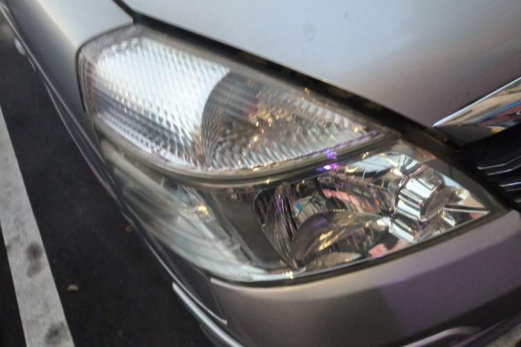 Used Dongfeng Yumsun 2009 2.5L Automatic Luxury Edition Right Front Headlight