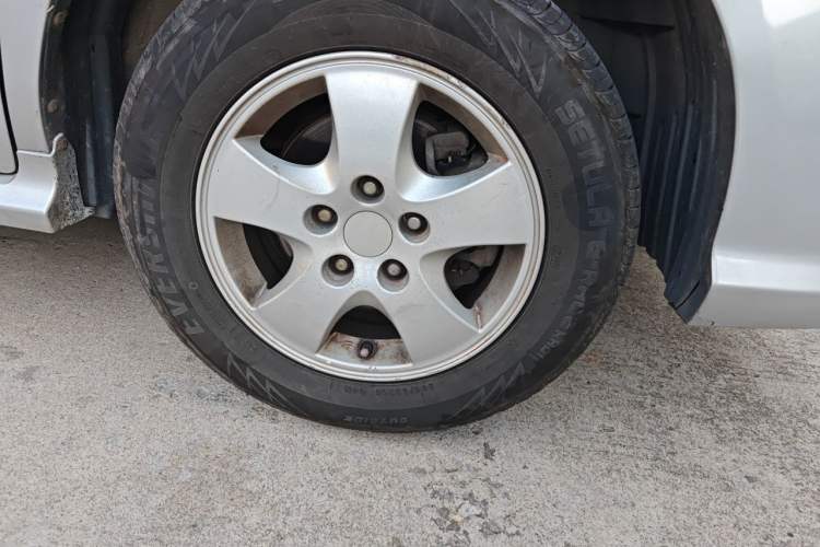 Used Dongfeng Yumsun 2009 2.0L Manual Luxury Edition Right Front Wheel Hub