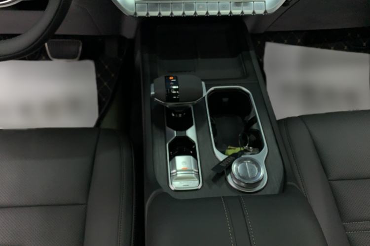 Used Dongfeng Zhengzhou Nissan Z9 2025 GT 2.3T Automatic Diesel 4x4 Smart Edition Gear Lever