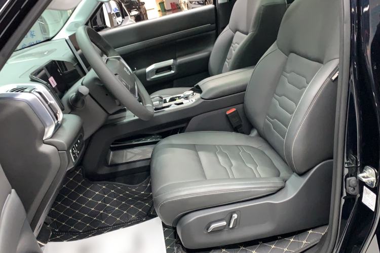Used Dongfeng Zhengzhou Nissan Z9 2025 GT 2.3T Automatic Diesel 4x4 Smart Edition Left Front Seat