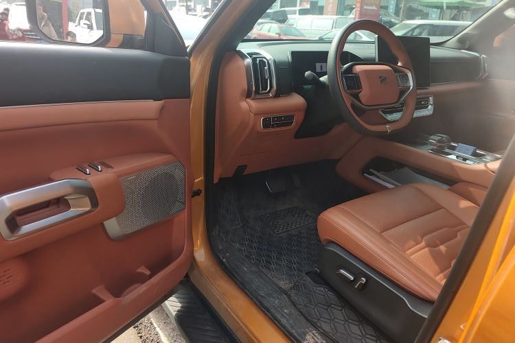 Used Dongfeng Zhengzhou Nissan Z9 2025 GT 2.3T Automatic Diesel 4x4 First-Edition Smart Edition Driver Seat