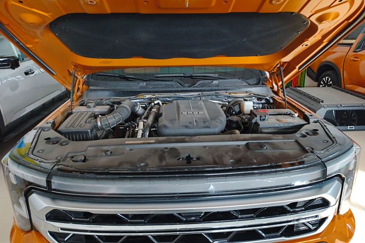 Used Dongfeng Zhengzhou Nissan Z9 2025 GT 2.3T Automatic Diesel 4x4 Smart Edition Engine Bay
