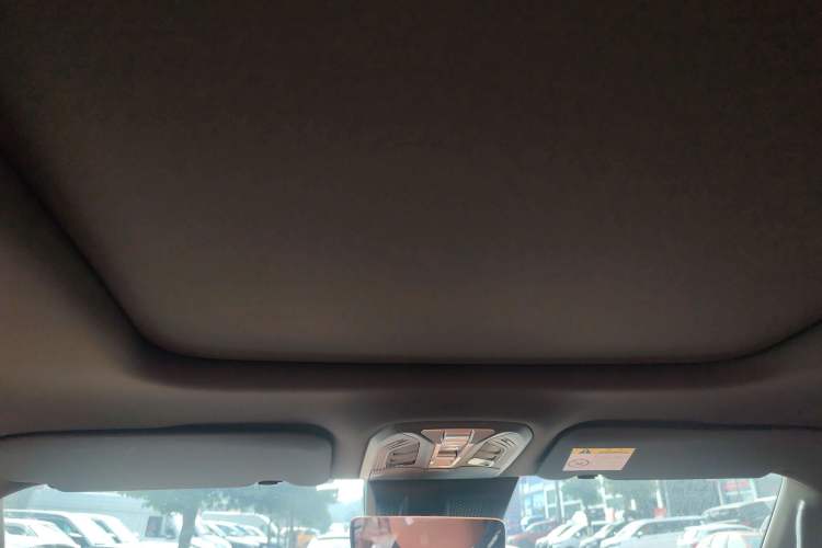 Used Dongfeng Zhengzhou Nissan Z9 2025 GT 2.3T Automatic Diesel 4x4 First-Edition Smart Edition Headliner