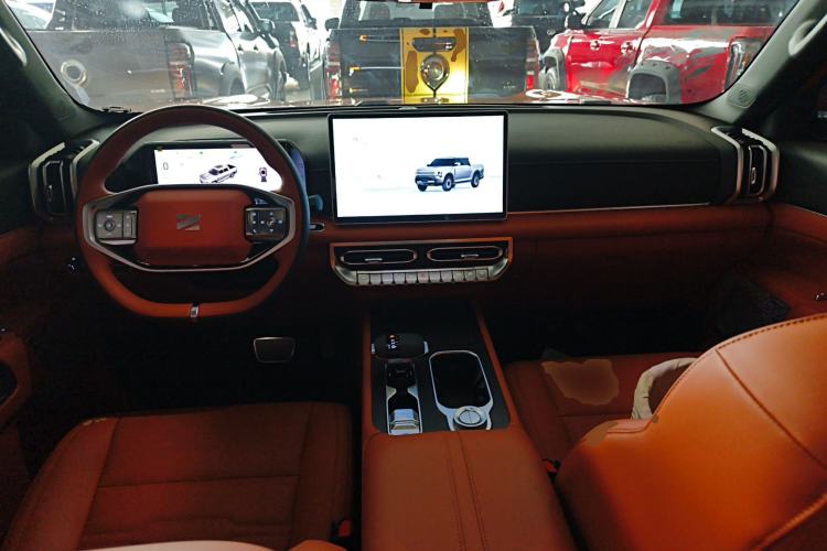 Used Dongfeng Zhengzhou Nissan Z9 2025 GT 2.3T Automatic Diesel 4x4 Smart Edition Interior 2