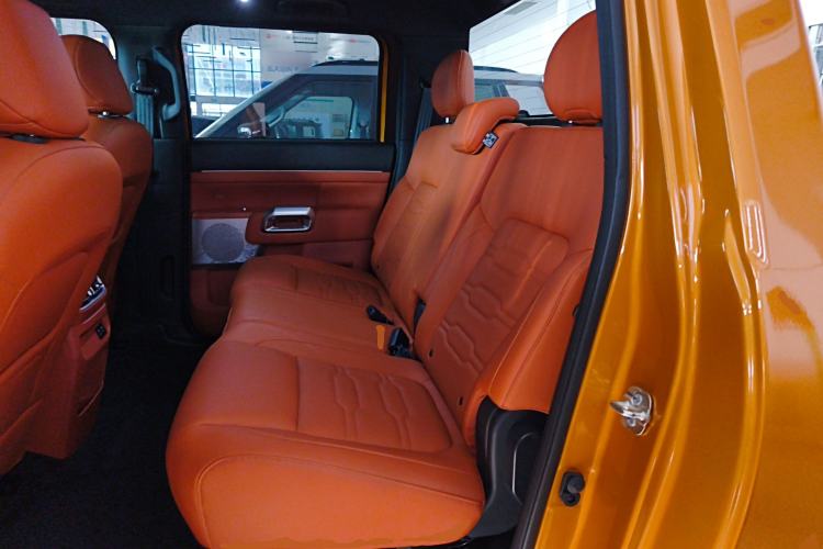 Used Dongfeng Zhengzhou Nissan Z9 2025 GT 2.3T Automatic Diesel 4x4 Smart Edition Interior 4