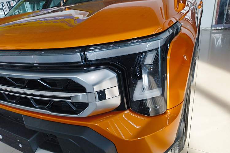 Used Dongfeng Zhengzhou Nissan Z9 2025 GT 2.3T Automatic Diesel 4x4 Smart Edition Left Front Headlight