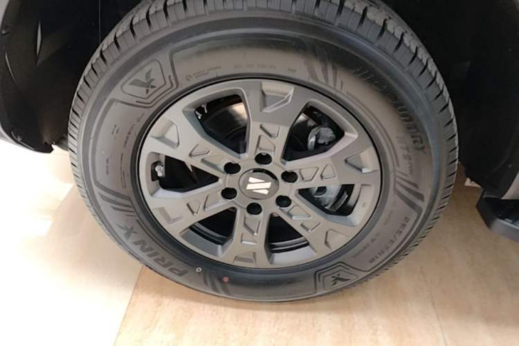 Used Dongfeng Zhengzhou Nissan Z9 2025 GT 2.3T Automatic Diesel 4x4 First Edition – Enjoyment Version Left Front Wheel Hub