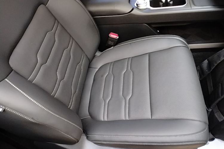 Used Dongfeng Zhengzhou Nissan Z9 2025 GT 2.3T Automatic Diesel 4x4 First Edition – Enjoyment Version Right Front Seat