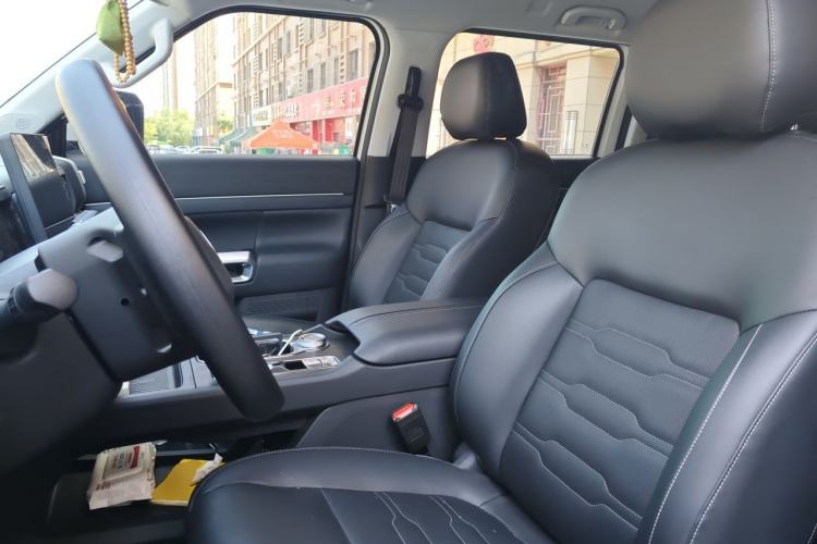 Used Dongfeng Zhengzhou Nissan Z9 2025 2.0T Automatic Gasoline 4WD Enjoyment Edition with Long Cargo Bed Left Front Seat