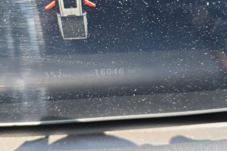 Used Dongfeng Zhengzhou Nissan Z9 2025 2.0T Automatic Gasoline 4WD Enjoyment Edition with Long Cargo Bed Odometer Close Up