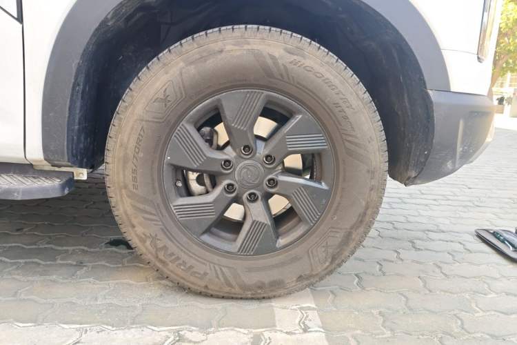 Used Dongfeng Zhengzhou Nissan Z9 2025 2.0T Automatic Gasoline 4WD Enjoyment Edition with Long Cargo Bed Right Front Wheel Hub