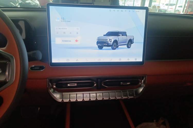 Used Dongfeng Zhengzhou Nissan Z9 2025 GT 2.3T Automatic Diesel 4x4 Smart Edition Audio And AC Panel