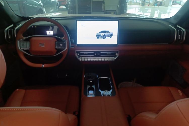 Used Dongfeng Zhengzhou Nissan Z9 2025 GT 2.3T Automatic Diesel 4x4 Smart Edition Center Console