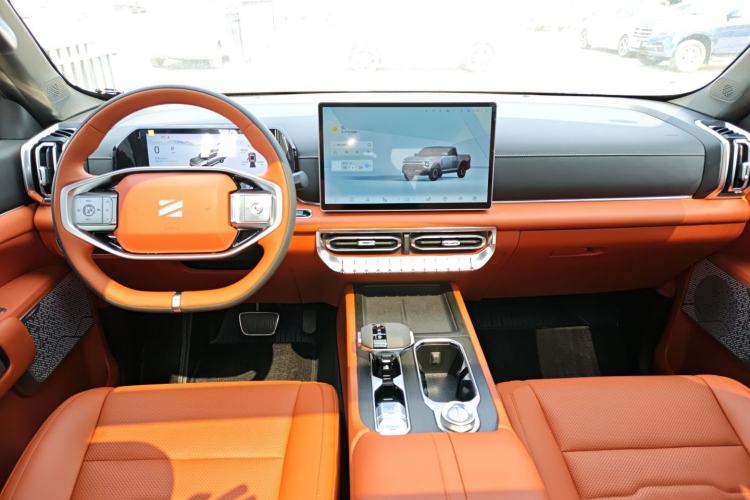 Used Dongfeng Zhengzhou Nissan Z9 2025 GT 2.3T Automatic Diesel 4x4 Smart Edition Center Console