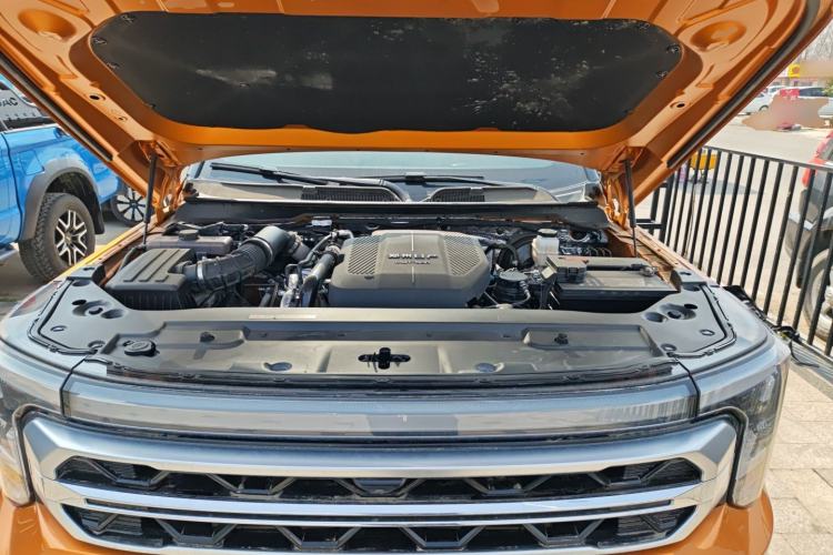 Used Dongfeng Zhengzhou Nissan Z9 2025 GT 2.3T Automatic Diesel 4x4 Smart Edition Engine Bay