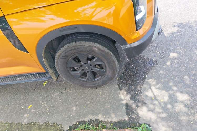 Used Dongfeng Zhengzhou Nissan Z9 2025 2.3T Automatic Diesel Two-Wheel Drive Enjoyment Edition Right Front Wheel Hub