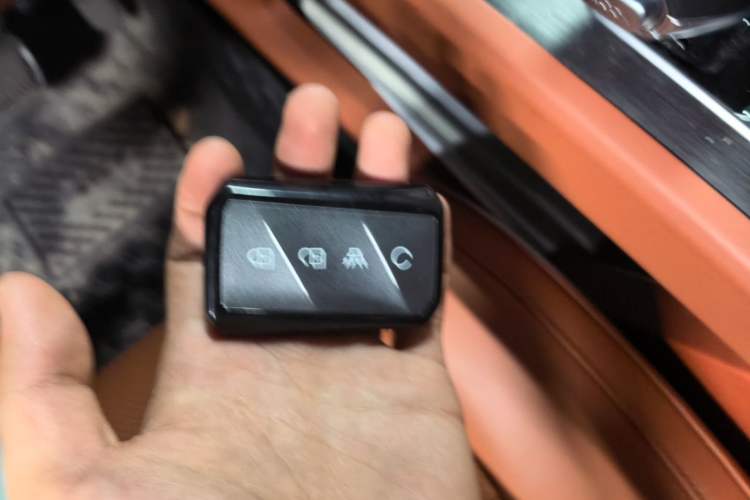 Used Dongfeng Zhengzhou Nissan Z9 2025 GT 2.3T Automatic Diesel 4x4 First-Edition Smart Edition Vehicle Key