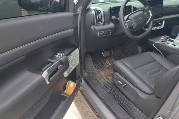 Used Dongfeng Zhengzhou Nissan Z9 GE PHEV 2025 135 km All-Wheel-Drive Exploration Edition Driver Seat