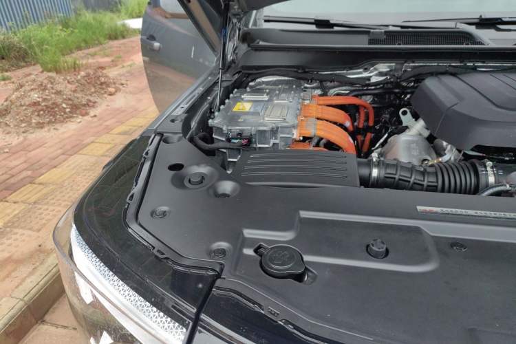 Used Dongfeng Zhengzhou Nissan Z9 GE PHEV 2025 135 km All-Wheel-Drive Exploration Edition Engine Bay Right